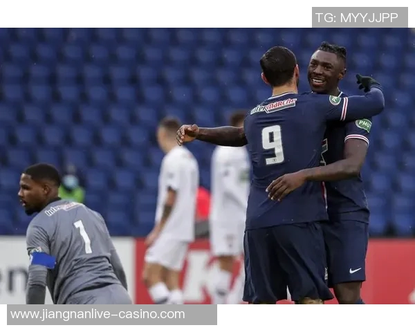 朗斯与巴黎足球会激战正酣谁能在这场对决中笑到最后 朗斯与巴黎足球会激战正酣谁能在这场对决中笑到最后